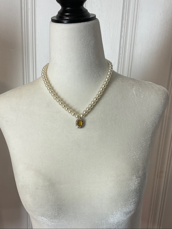 Jewelry - Classic Ivory Pearl Necklace with Yellow Gem Accent